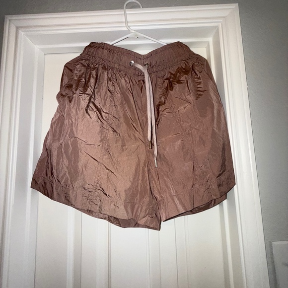 Varley Size M  Ralph Woven Short - Picture 1 of 9